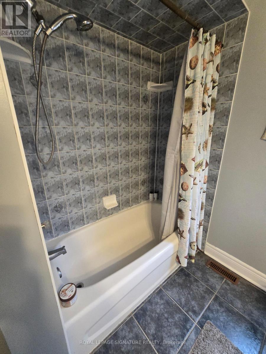 Upper Bedroom - 19 Red Plant Crescent, Brampton, Ontario  L7A 1V8 - Photo 7 - W12766462