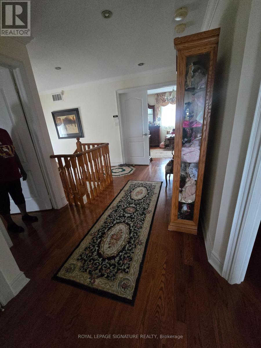 Upper Bedroom - 19 Red Plant Crescent, Brampton, Ontario  L7A 1V8 - Photo 8 - W12766462