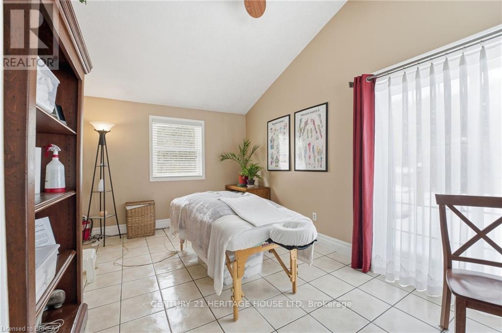 899 Keg Lane, Brant, Ontario  N3L 3E2 - Photo 14 - X12771228