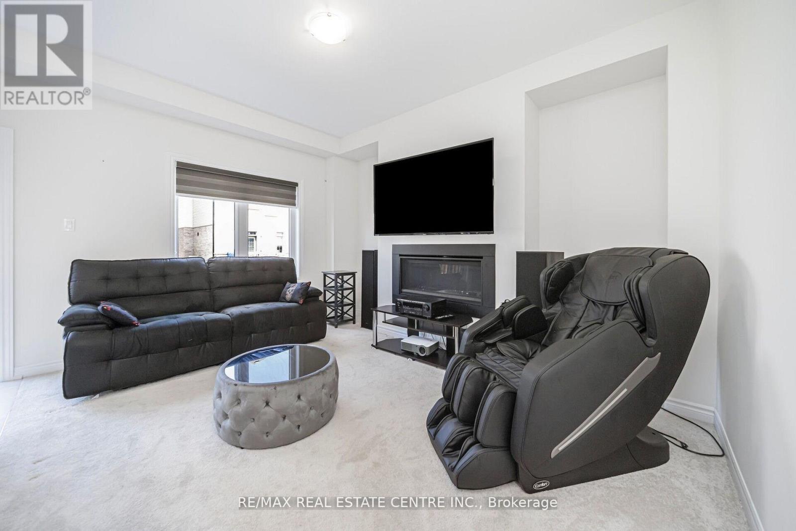 16 Flagg Avenue, Brant, Ontario  N3L 0K2 - Photo 15 - X12771326