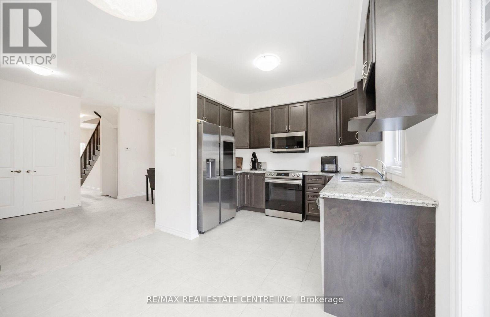 16 Flagg Avenue, Brant, Ontario  N3L 0K2 - Photo 9 - X12771326