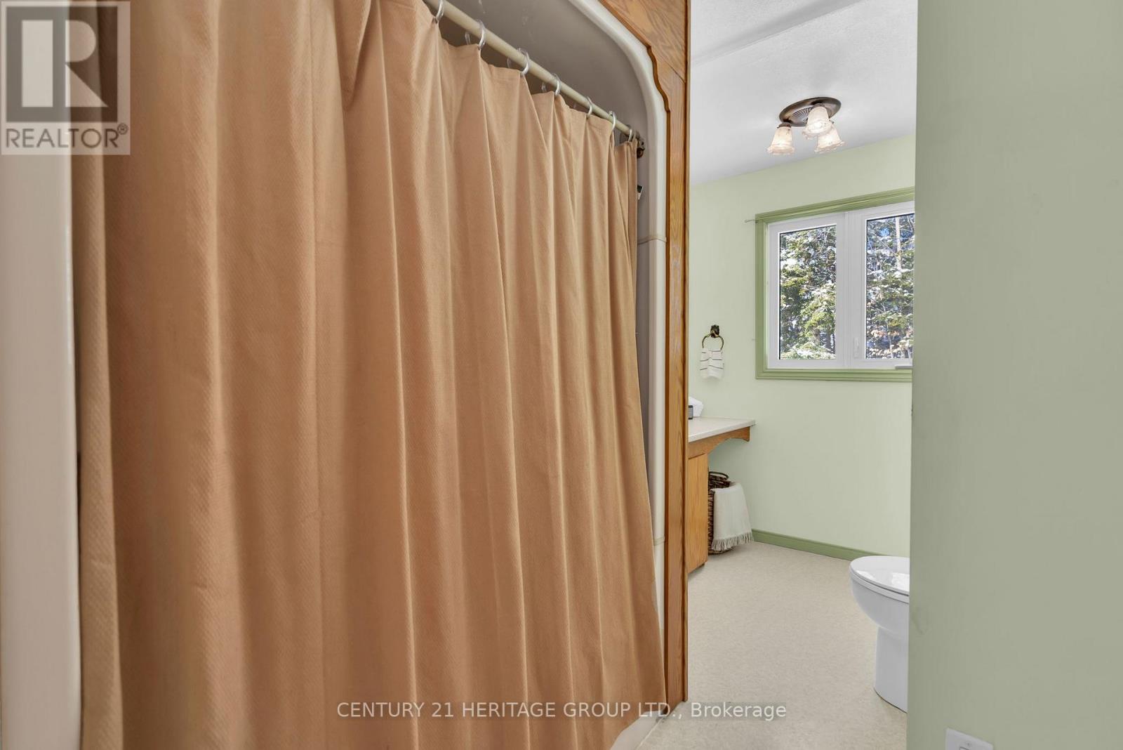 1715 Highway 118 E, Bracebridge, Ontario  P1L 1X1 - Photo 39 - X12771422