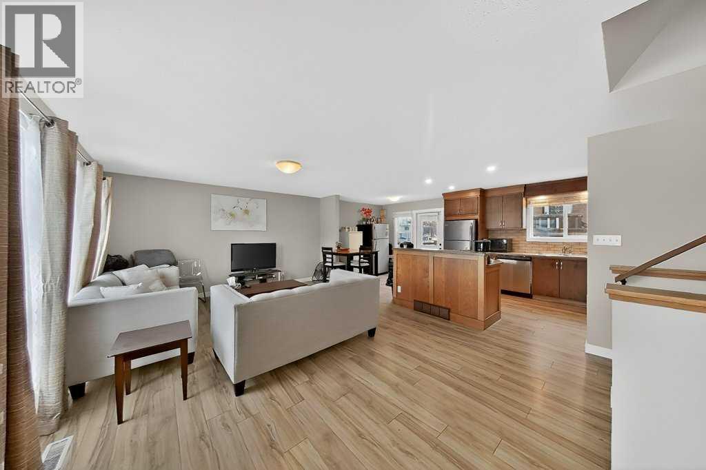 10 Trent Road W, Lethbridge, Alberta  T1K 4N2 - Photo 2 - A2282563