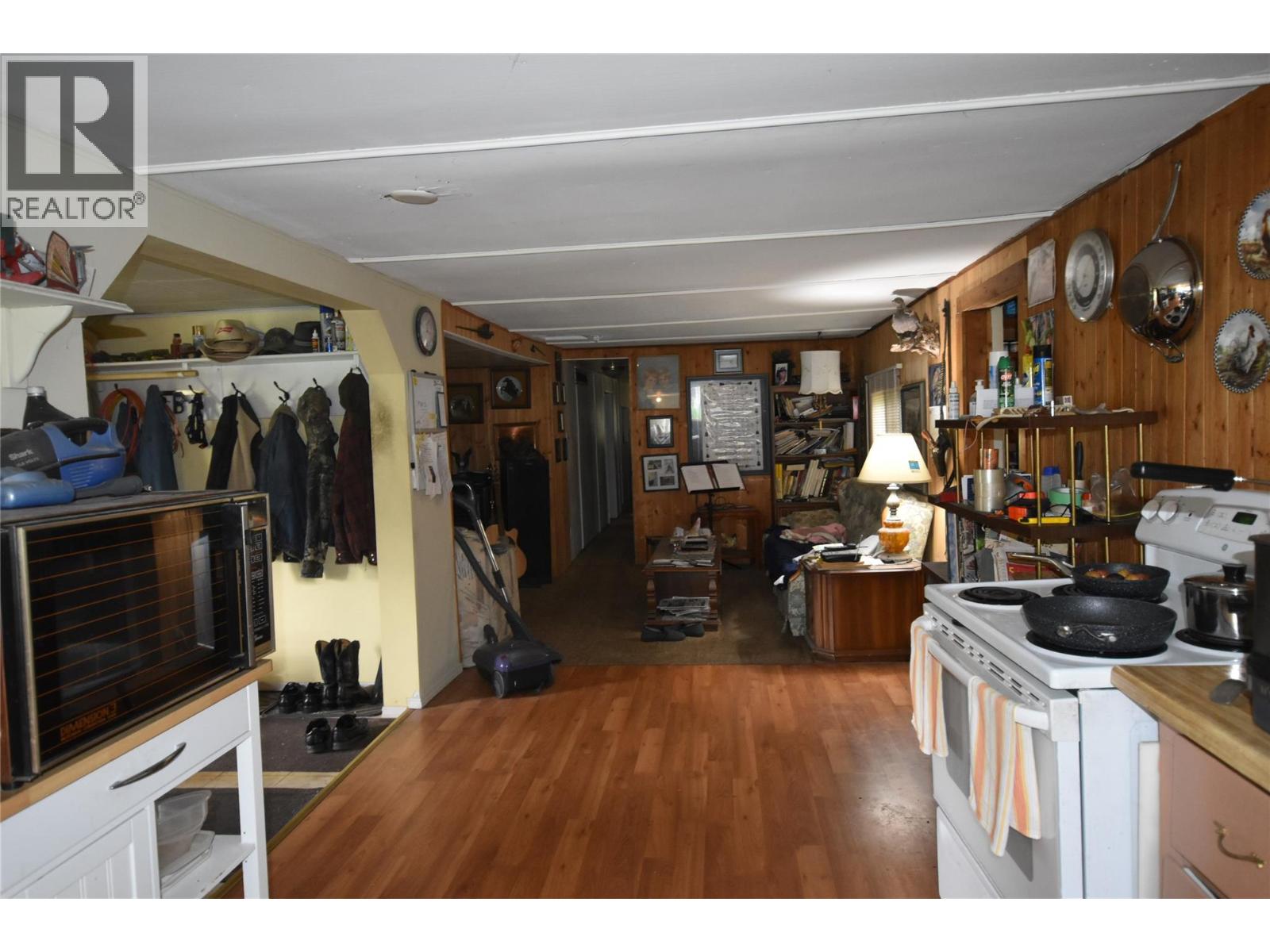 5057 Bradford Road, Skookumchuck, British Columbia  V0B 2E0 - Photo 6 - 10365859