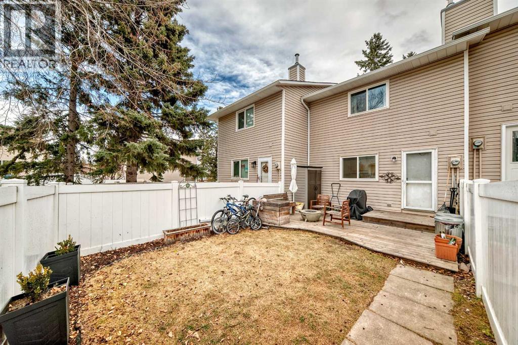 21 Woodfern Road Sw, Calgary, Alberta  T2W 4Y4 - Photo 3 - A2284186