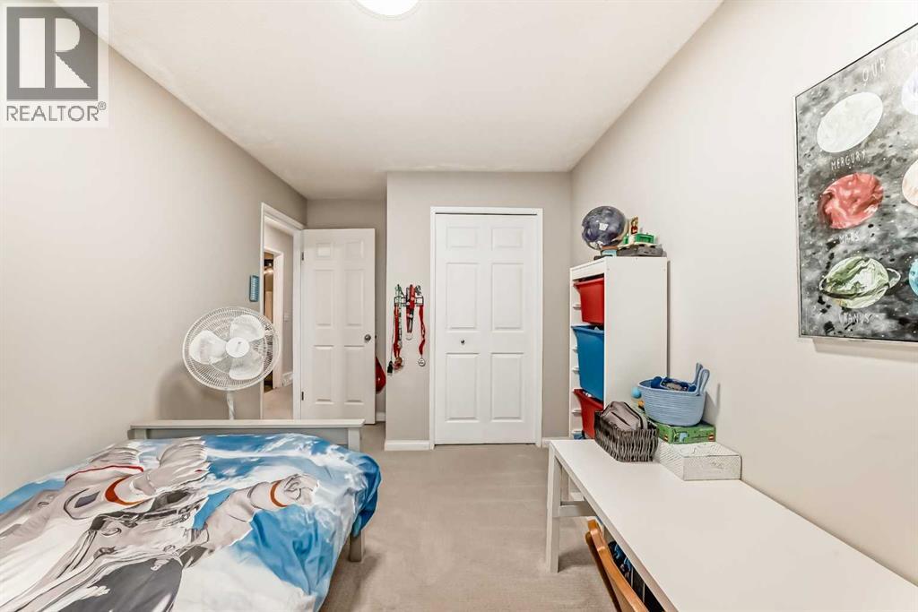 21 Woodfern Road Sw, Calgary, Alberta  T2W 4Y4 - Photo 23 - A2284186