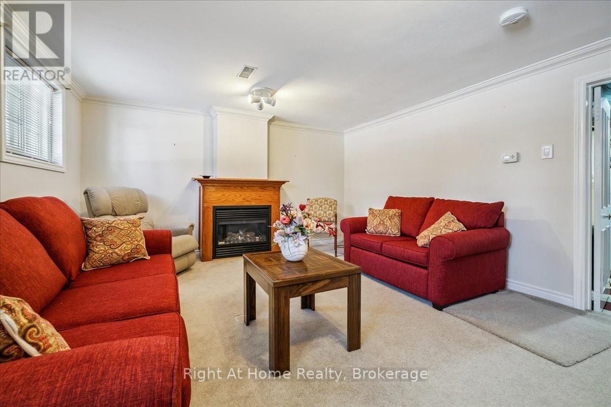 251 Elmwood Road, Oakville, Ontario  L6K 2A9 - Photo 16 - W12771592