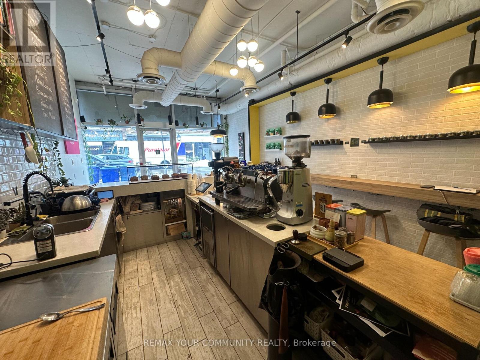 101 - 799 College Street, Toronto, Ontario  M6G 1C7 - Photo 10 - C12529490