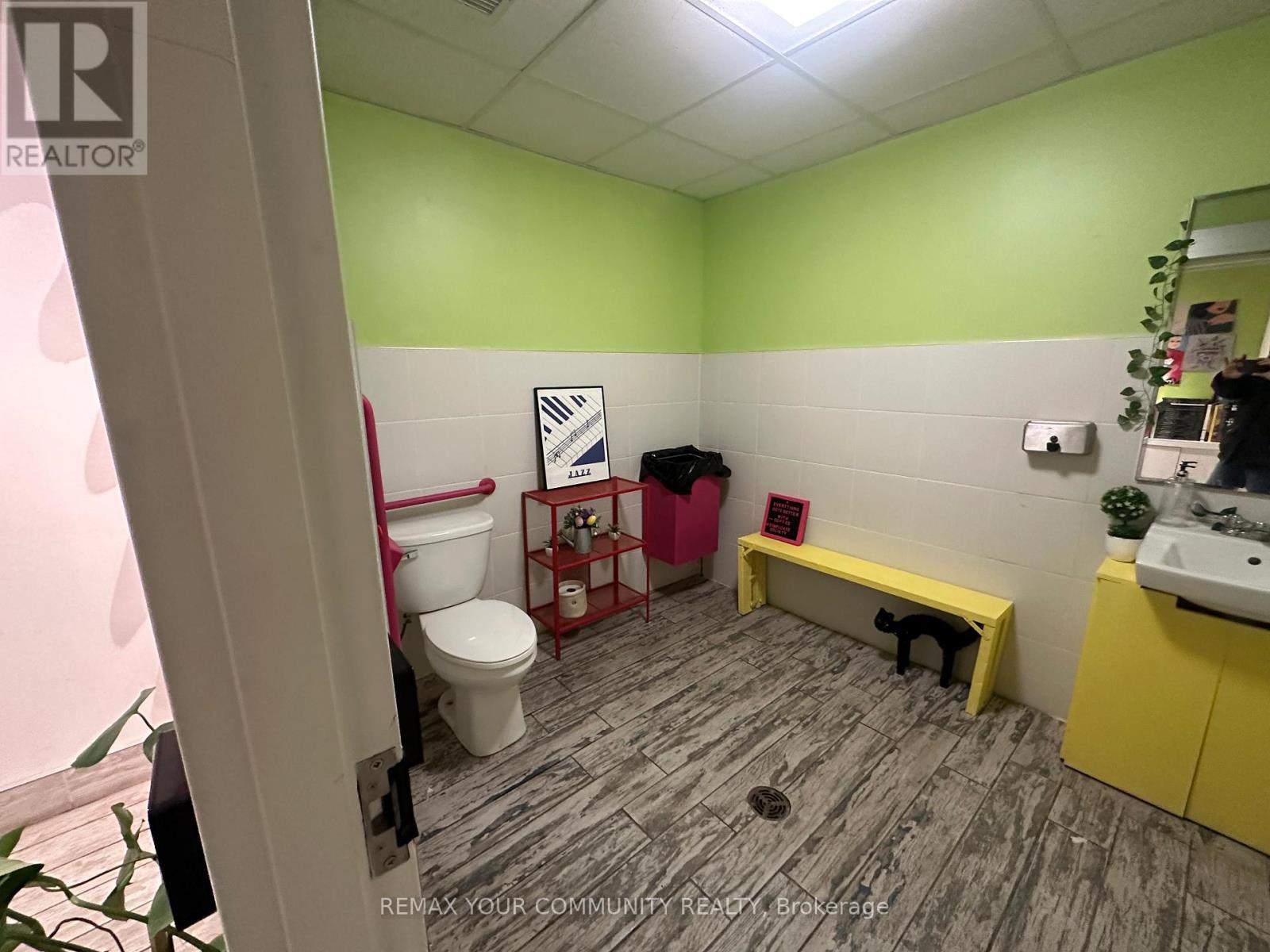 101 - 799 College Street, Toronto, Ontario  M6G 1C7 - Photo 29 - C12529490