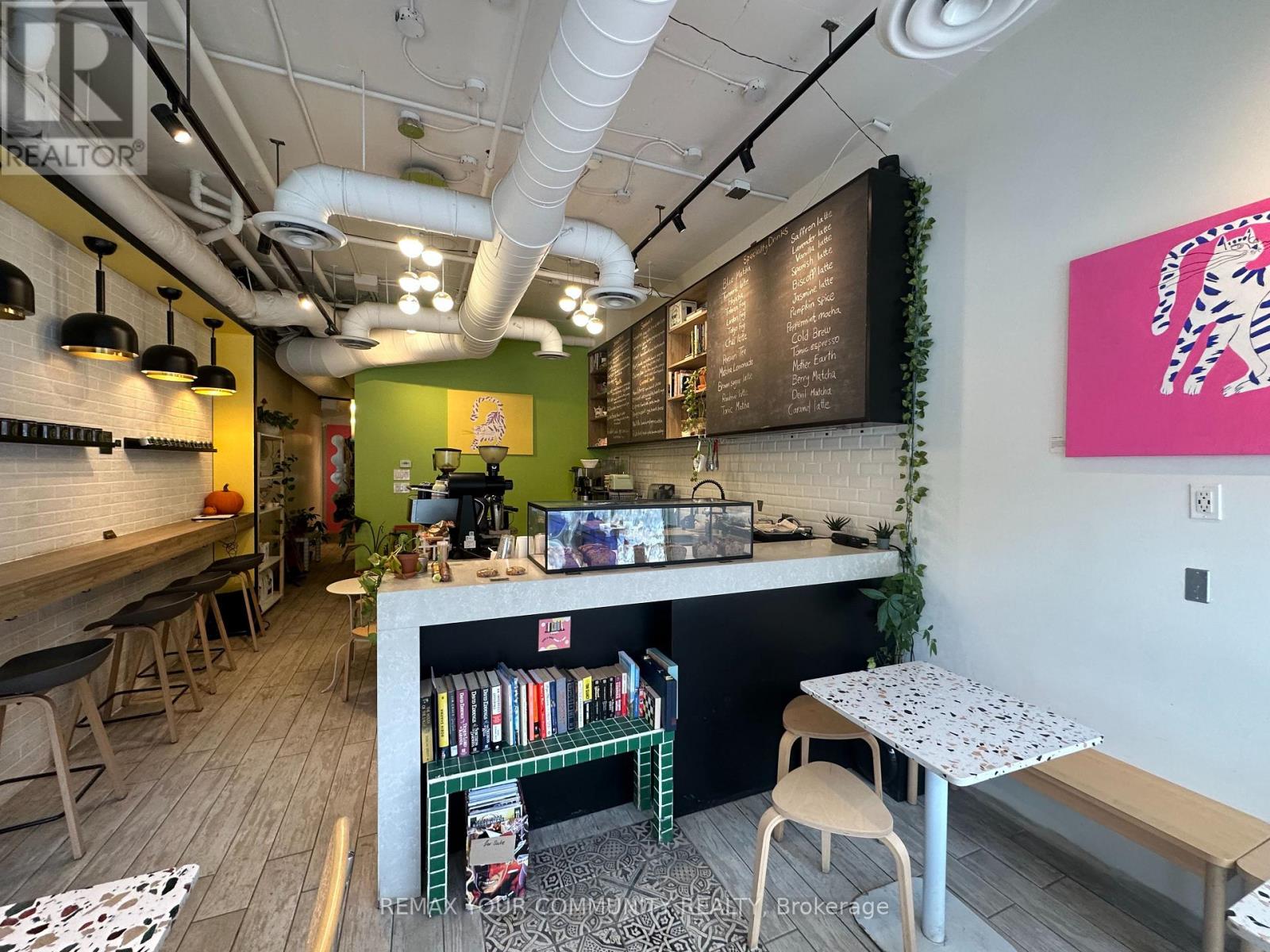 101 - 799 College Street, Toronto, Ontario  M6G 1C7 - Photo 6 - C12529490