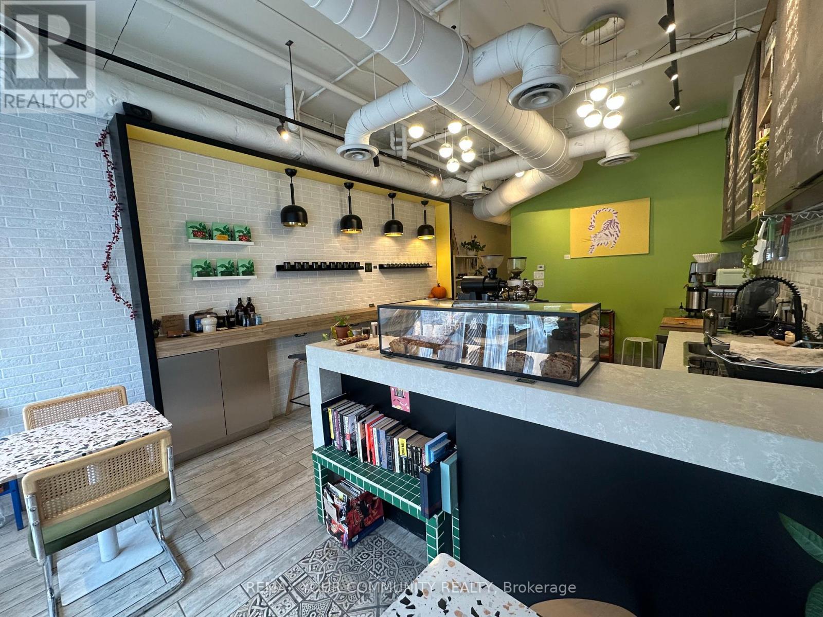 101 - 799 College Street, Toronto, Ontario  M6G 1C7 - Photo 7 - C12529490