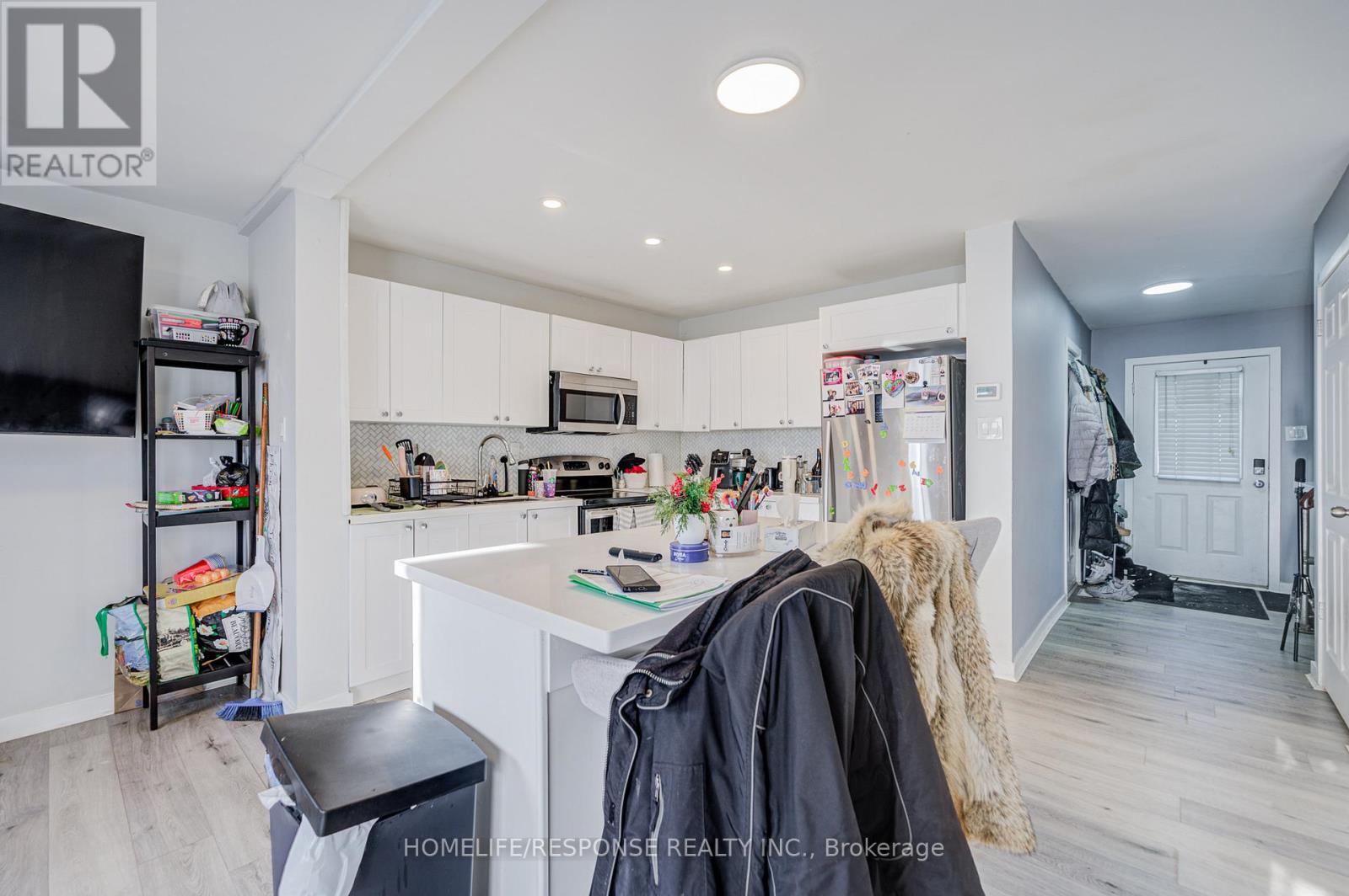 7 - 93 Hansen Road N, Brampton (Madoc), Ontario  L6V 3C8 - Photo 11 - W12740602