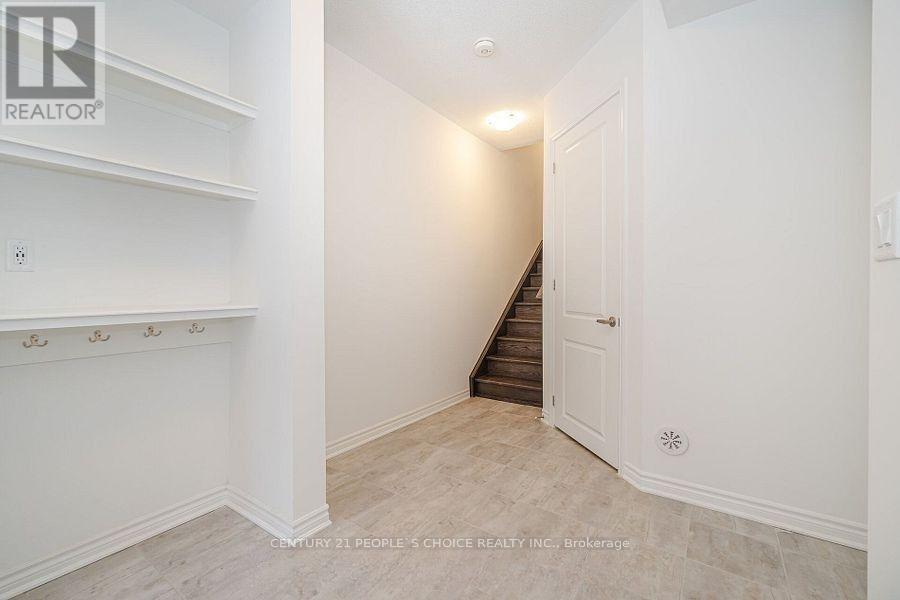 61 Melmar Street, Brampton, Ontario  L7A 0B6 - Photo 3 - W12761372