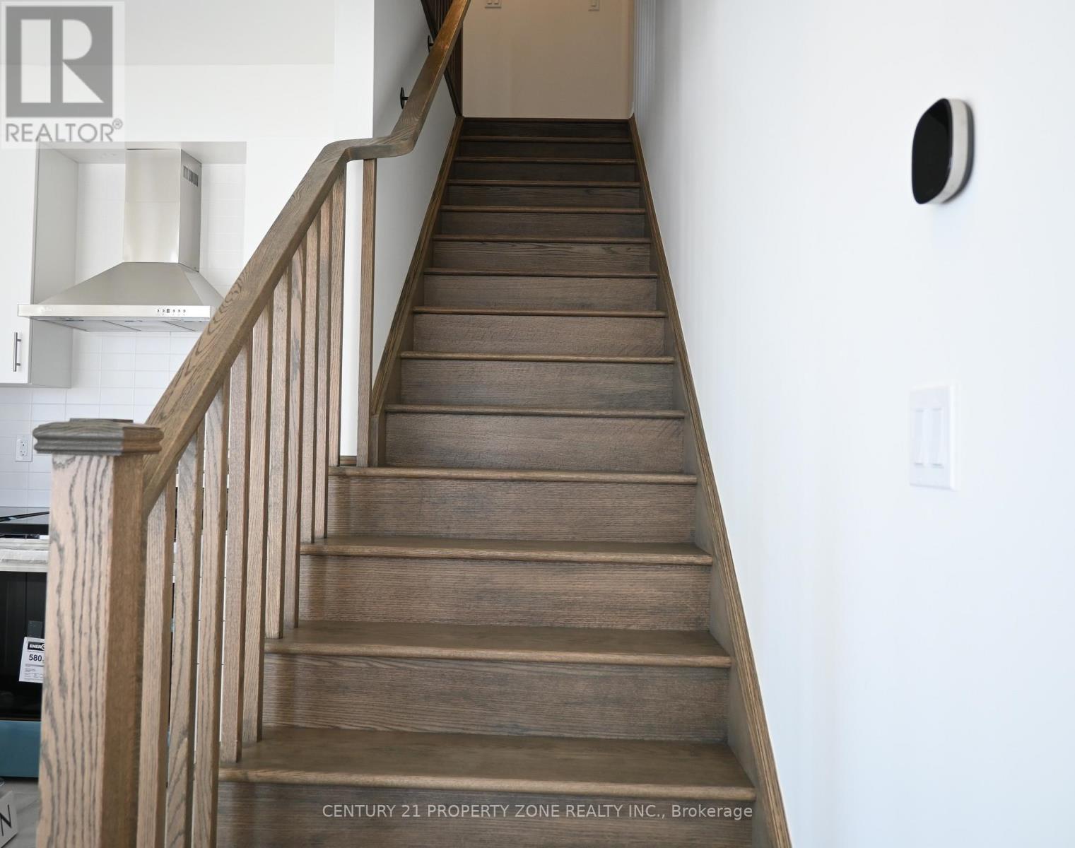 Upper - 2 Timber Fall Drive, Brampton, Ontario  L7A 5L9 - Photo 5 - W12745454