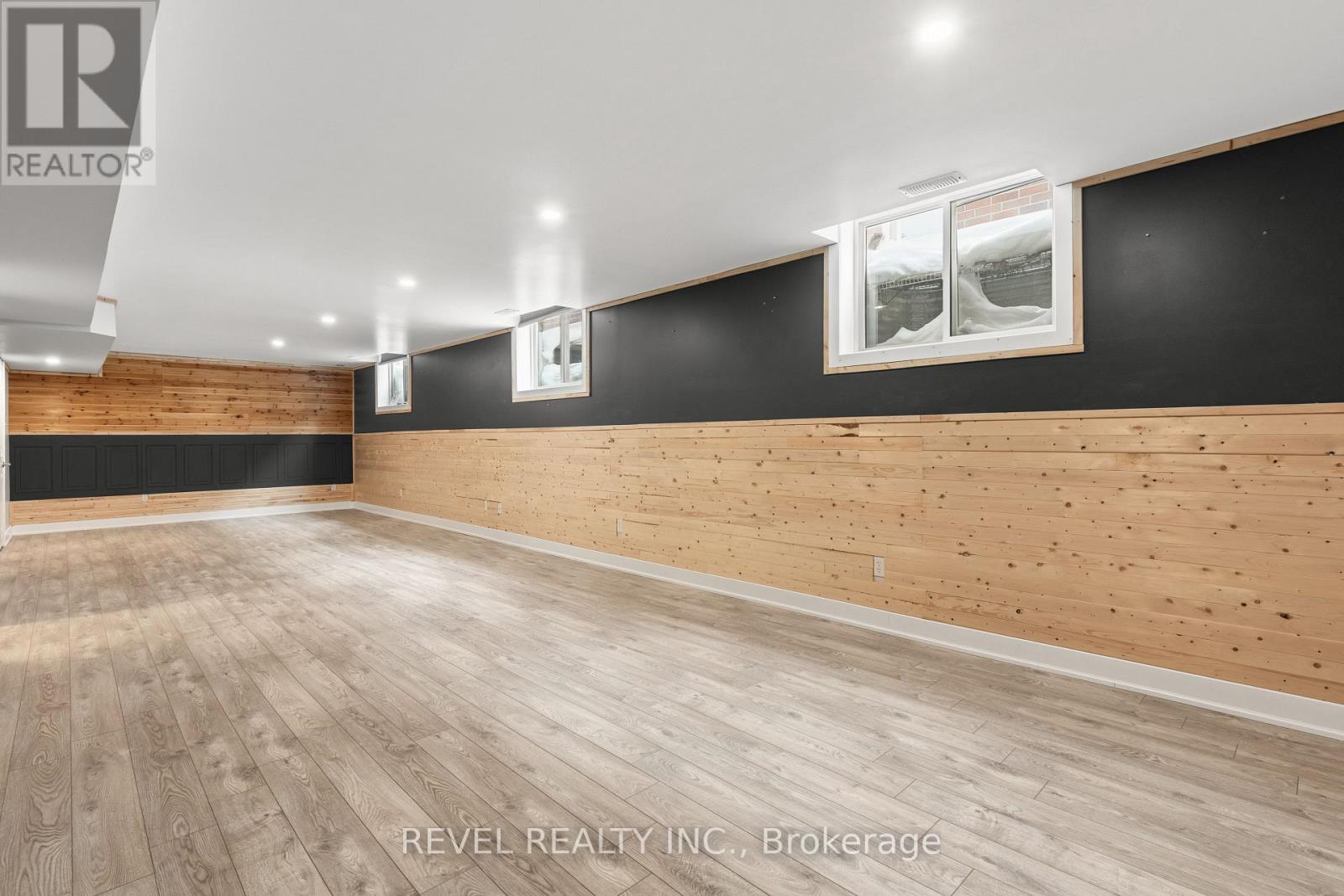 332 Mary Street W, Kawartha Lakes, Ontario  K9V 5X5 - Photo 31 - X12767396