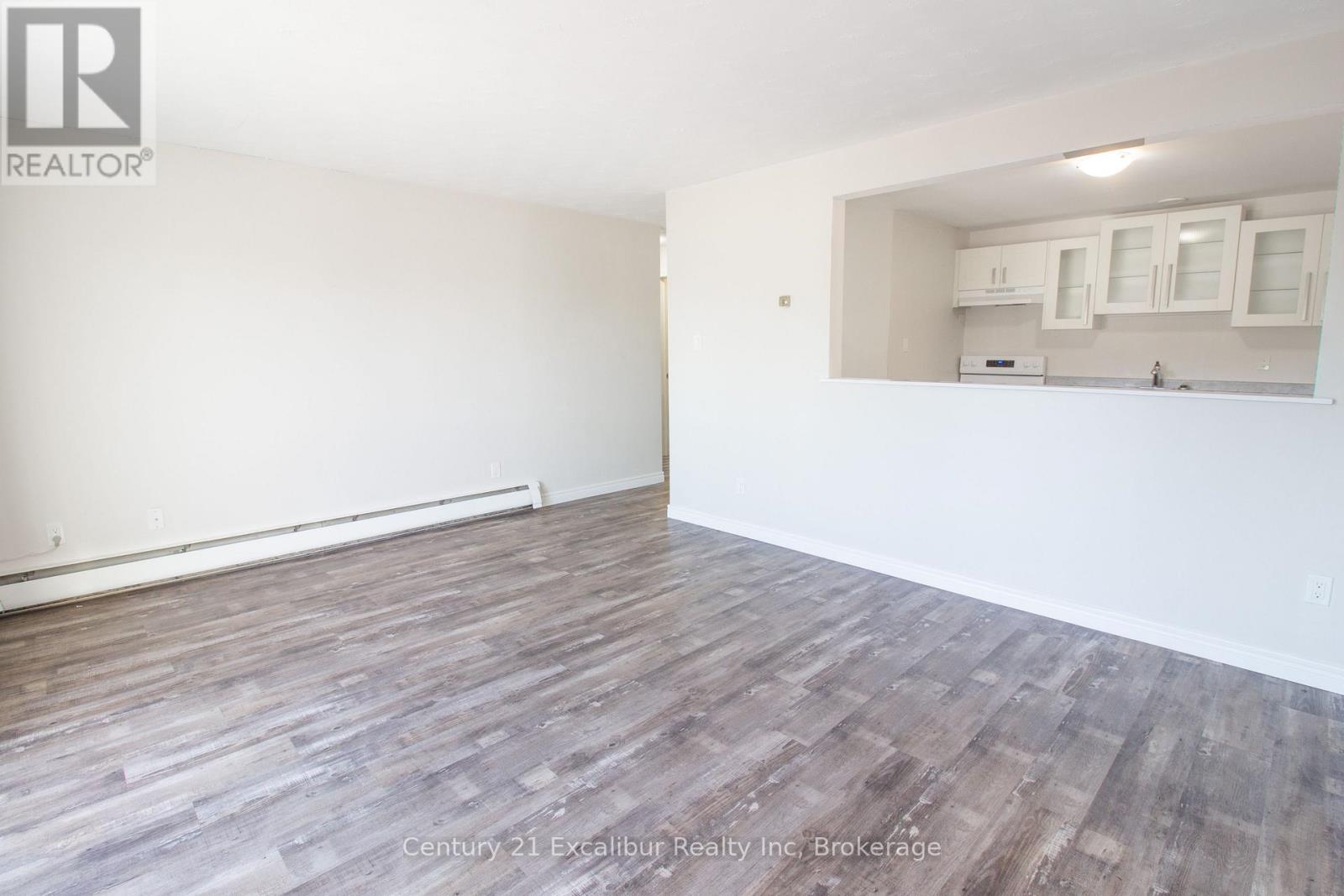 16 - 320 Queen Street E, Centre Wellington, Ontario  N1M 1T4 - Photo 5 - X12771556