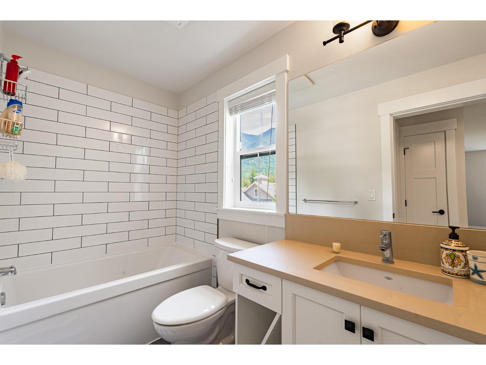 43318 Creekside Circle, Cultus Lake South, Chilliwack, British Columbia  V2R 0Z4 - Photo 18 - R3087796