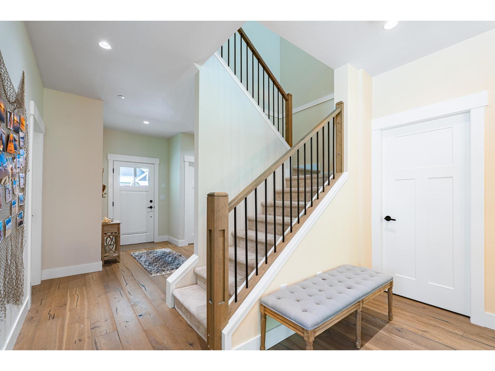 43318 Creekside Circle, Cultus Lake South, Chilliwack, British Columbia  V2R 0Z4 - Photo 9 - R3087796