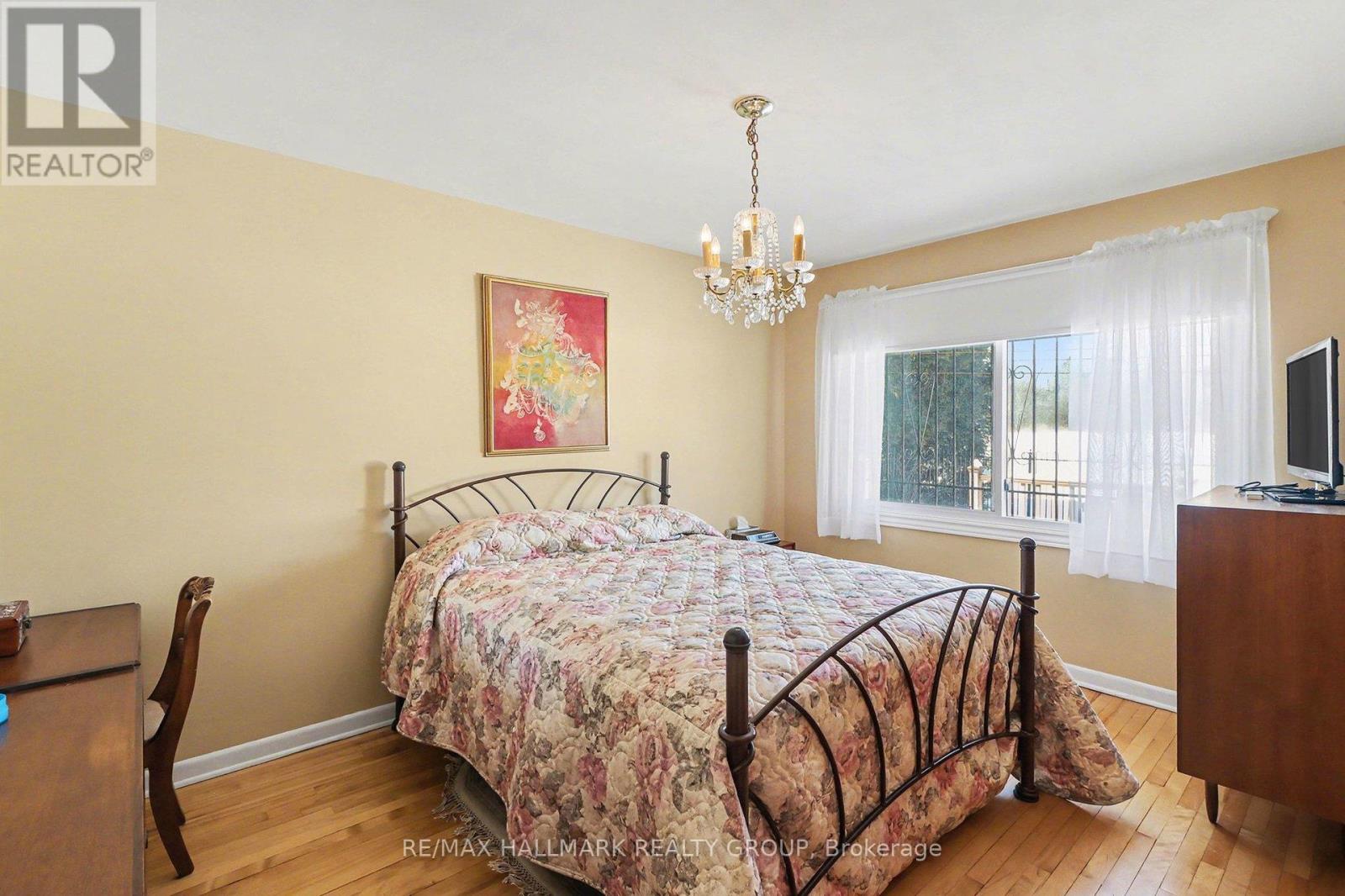 2004 Dorval Avenue, Ottawa, Ontario  K1G 2N8 - Photo 14 - X12771494