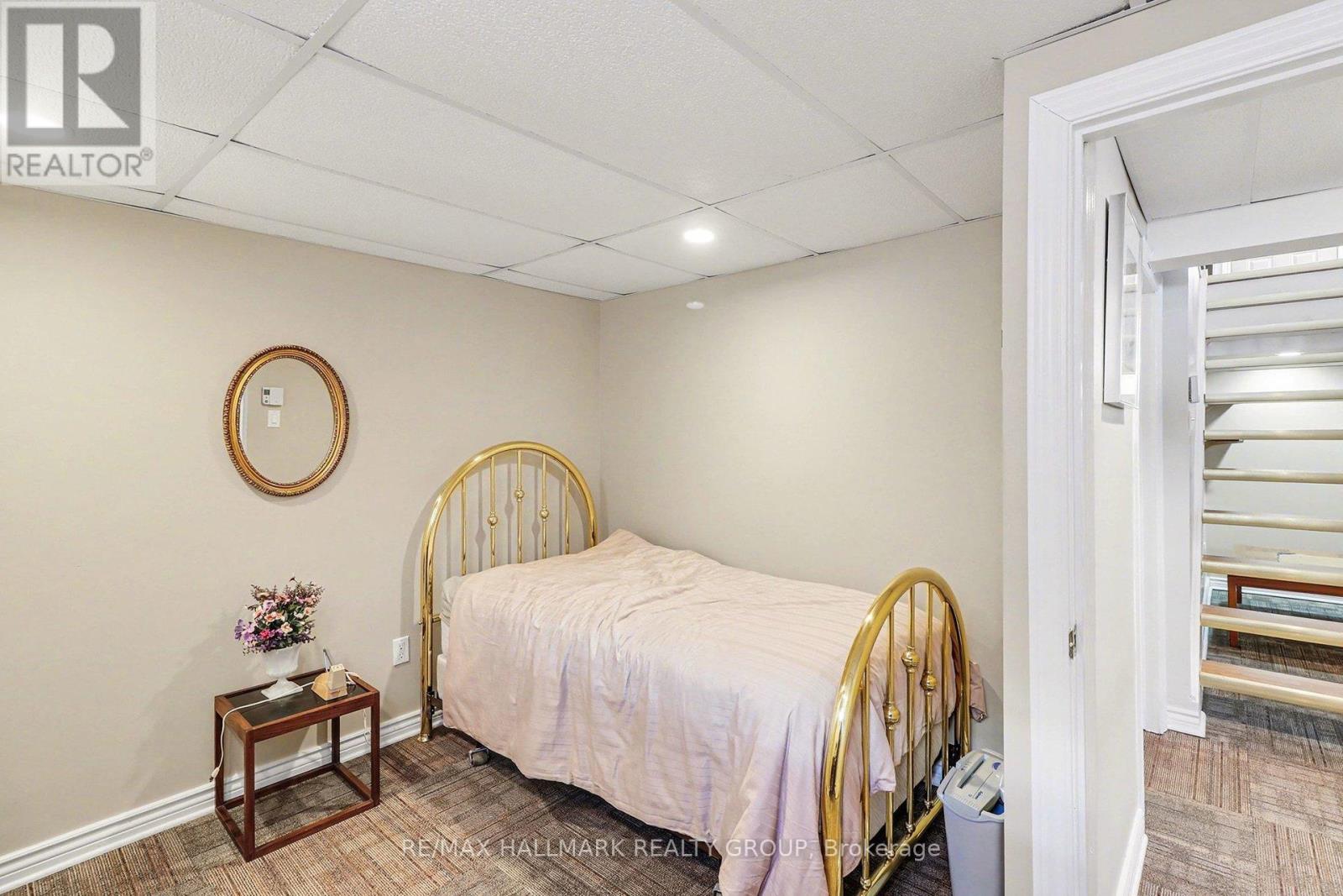 2004 Dorval Avenue, Ottawa, Ontario  K1G 2N8 - Photo 19 - X12771494