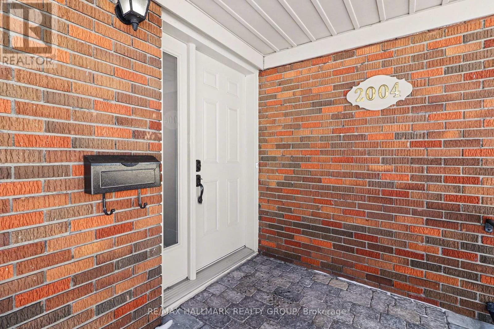 2004 Dorval Avenue, Ottawa, Ontario  K1G 2N8 - Photo 30 - X12771494