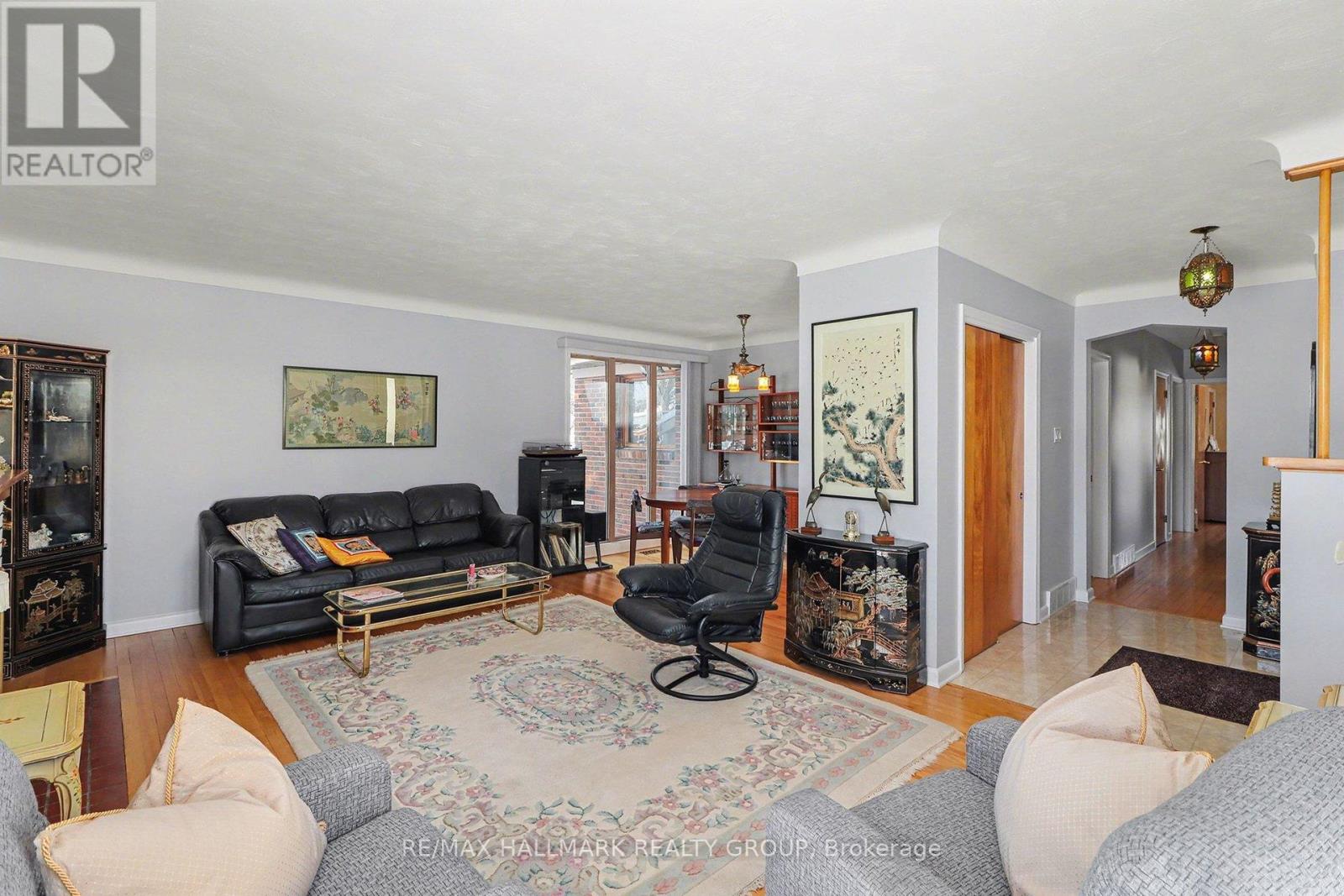 2004 Dorval Avenue, Ottawa, Ontario  K1G 2N8 - Photo 5 - X12771494