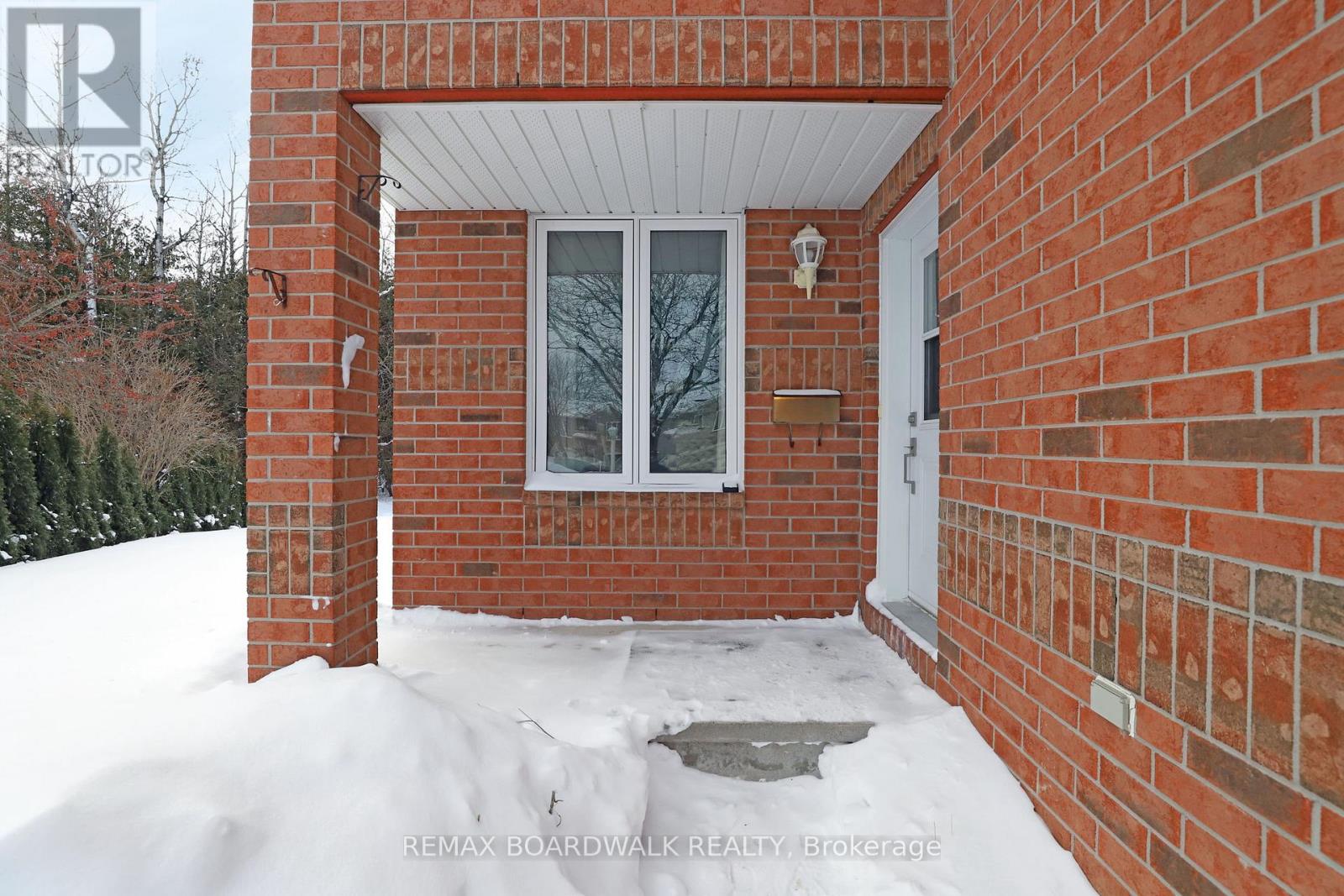 91 Whalings Circle Sw, Ottawa, Ontario  K2S 1S4 - Photo 3 - X12771500