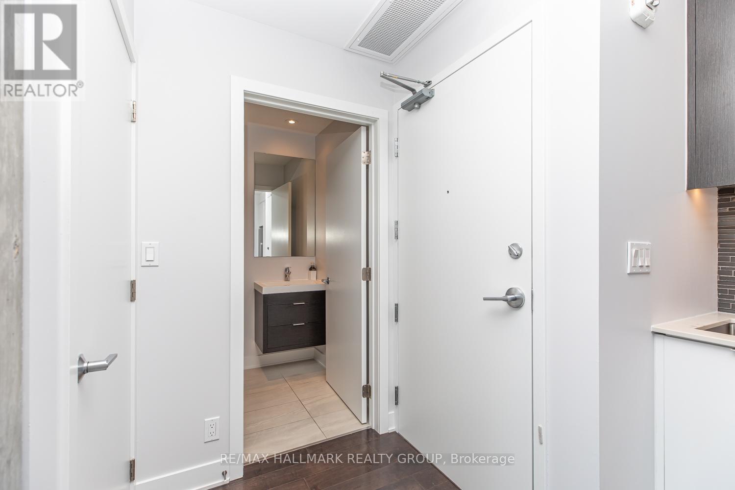 1905 - 20 Daly Avenue, Ottawa, Ontario  K1N 0C6 - Photo 5 - X12771504