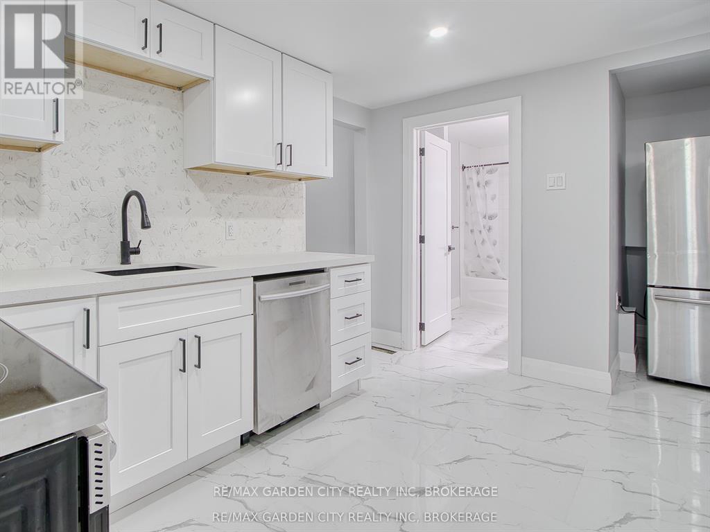 Upper - 7 Maplecrest Avenue, St. Catharines (Burleigh Hill), Ontario  L2T 1A5 - Photo 6 - X12771566