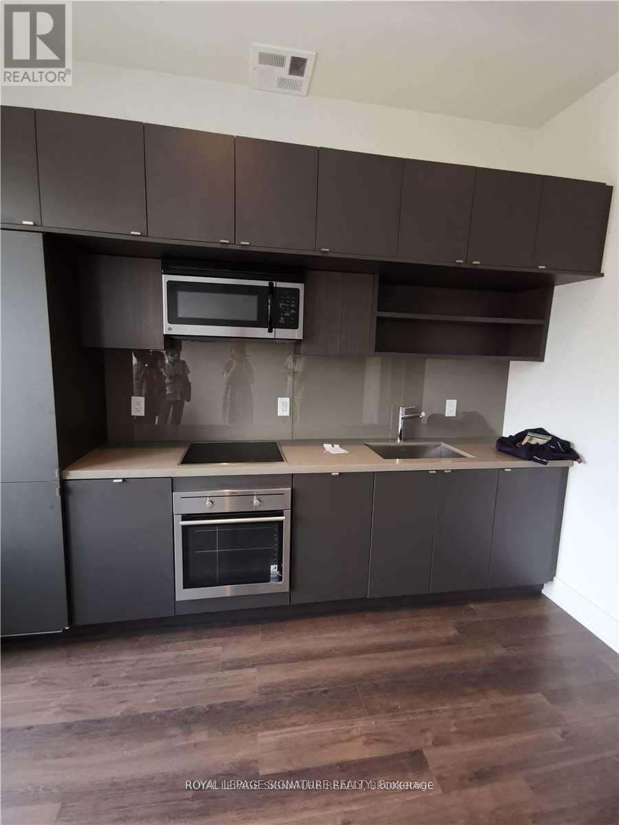 422 - 111 St Clair Avenue W, Toronto (Yonge-St. Clair), Ontario  M4V 1N5 - Photo 9 - C12771442