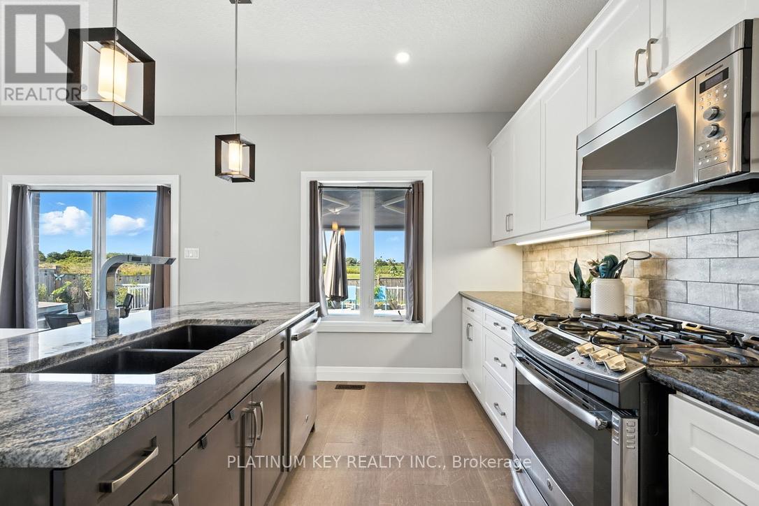 248 Snyders Avenue, Central Elgin, Ontario  N0L 1B0 - Photo 9 - X12493898