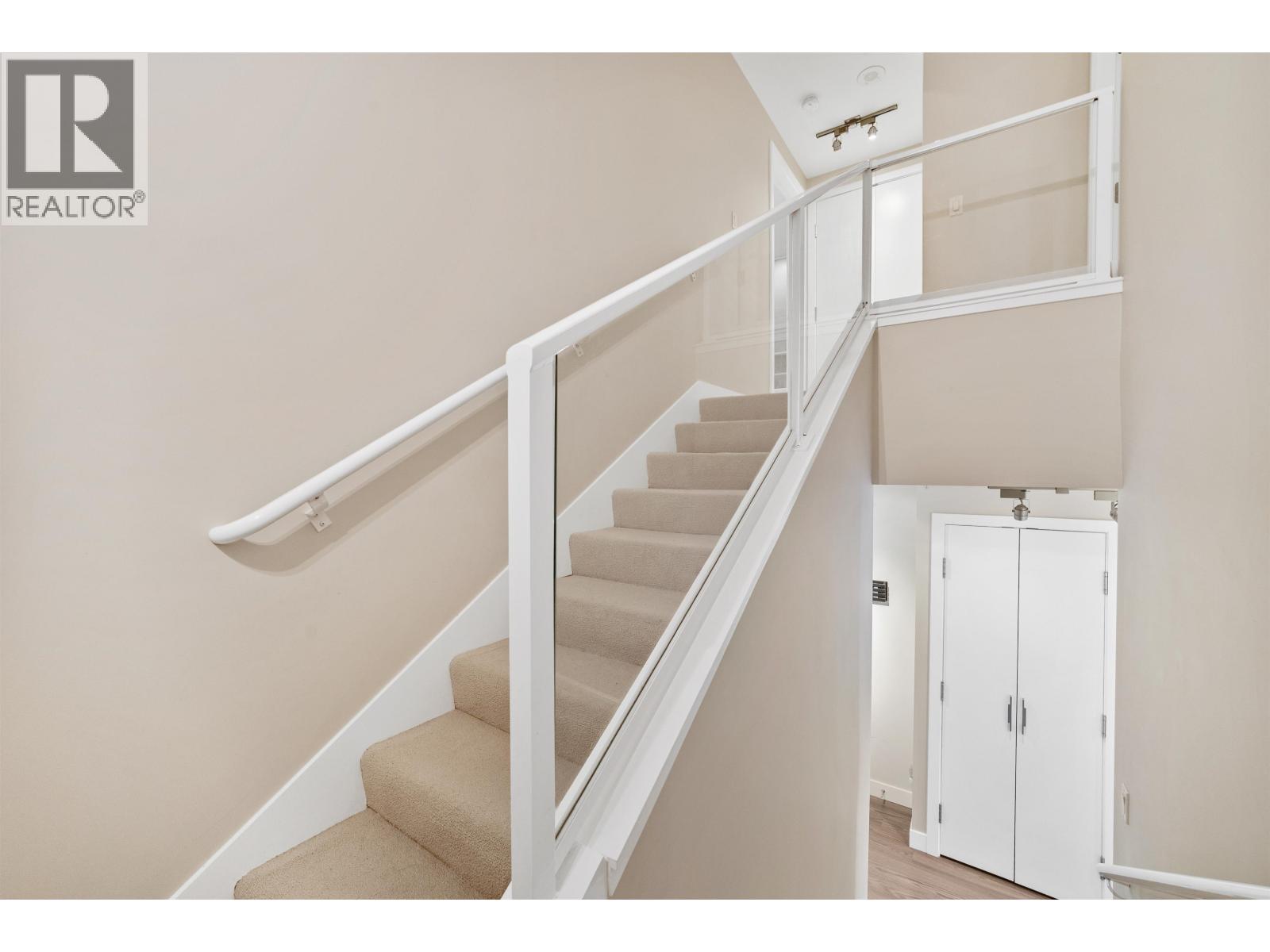 106 958 Ridgeway Avenue, Coquitlam, British Columbia  V3K 0C5 - Photo 3 - R3087786