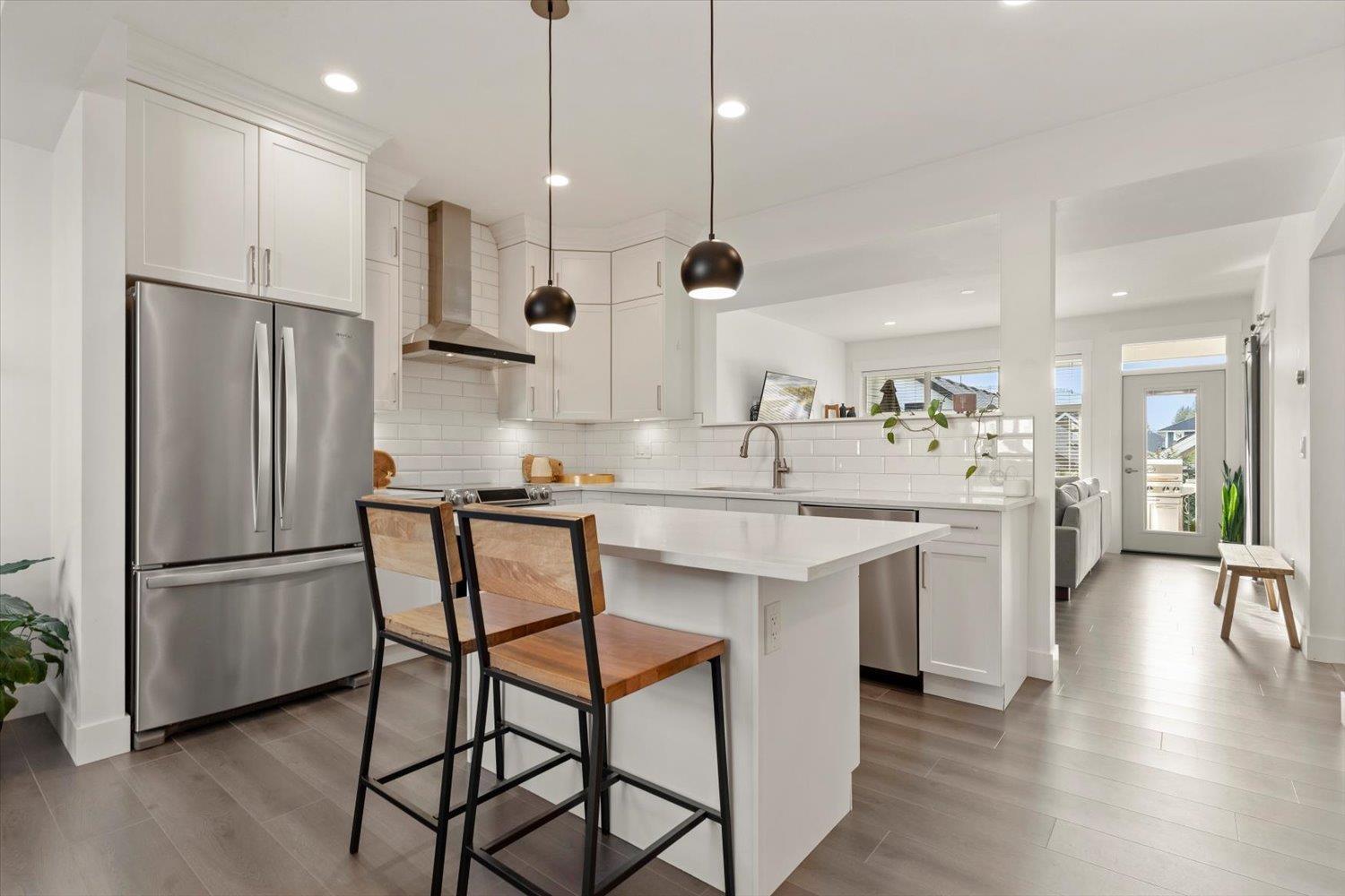 15 386 Pine Avenue, Harrison Hot Springs, Harrison Hot Springs, British Columbia  V0M 1K0 - Photo 3 - R3087490