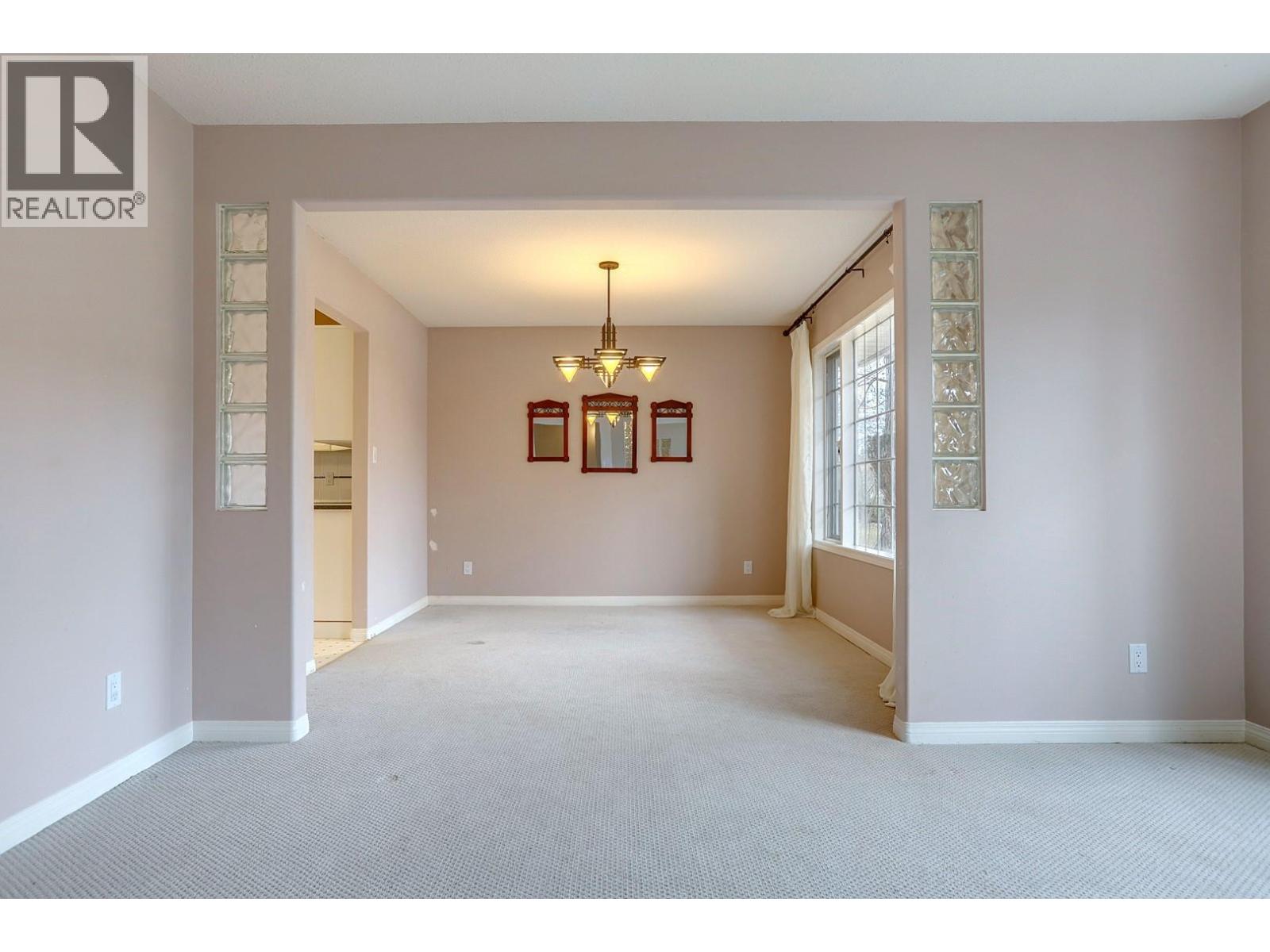 8208 Tebo Drive, Coldstream, British Columbia  V1B 1V3 - Photo 12 - 10375149