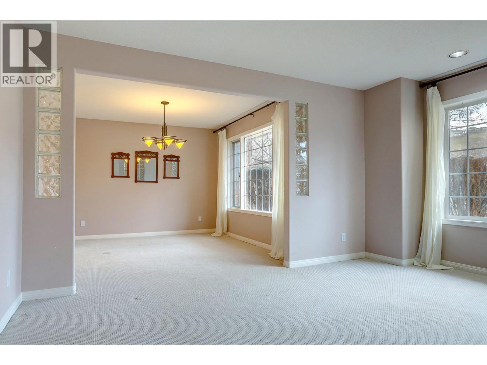 8208 Tebo Drive, Coldstream, British Columbia  V1B 1V3 - Photo 9 - 10375149