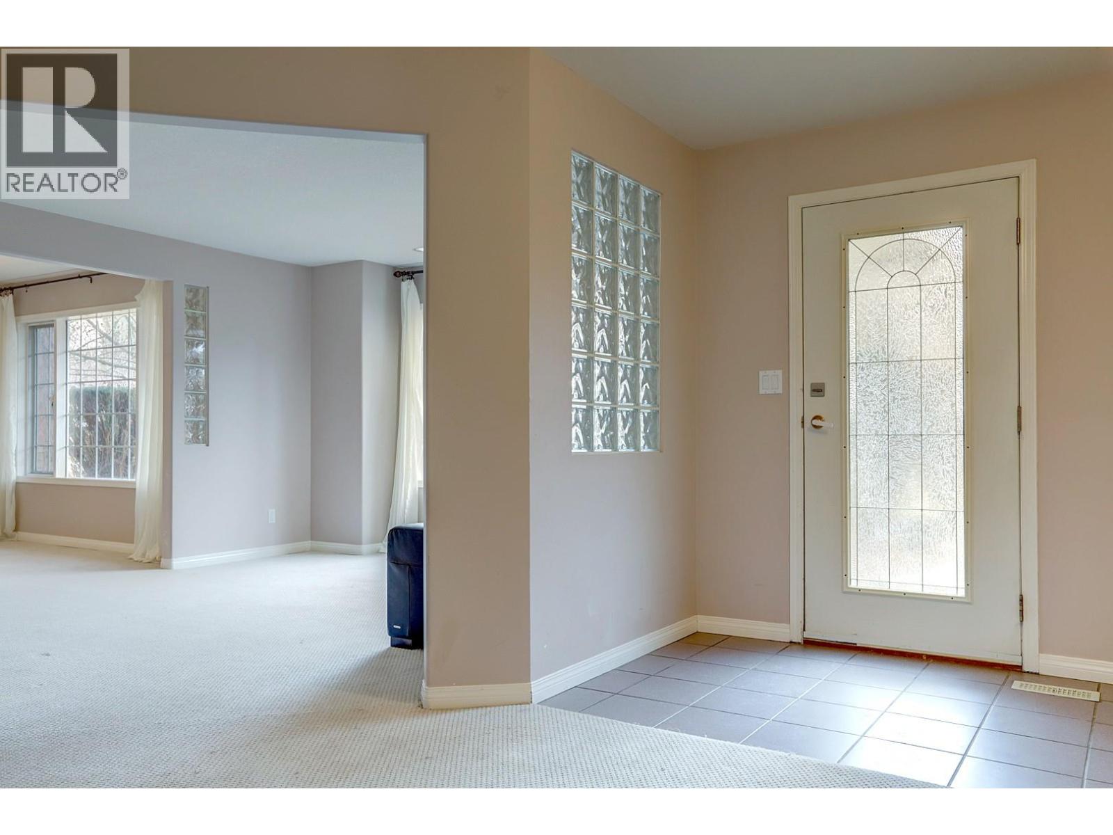 8208 Tebo Drive, Coldstream, British Columbia  V1B 1V3 - Photo 6 - 10375149