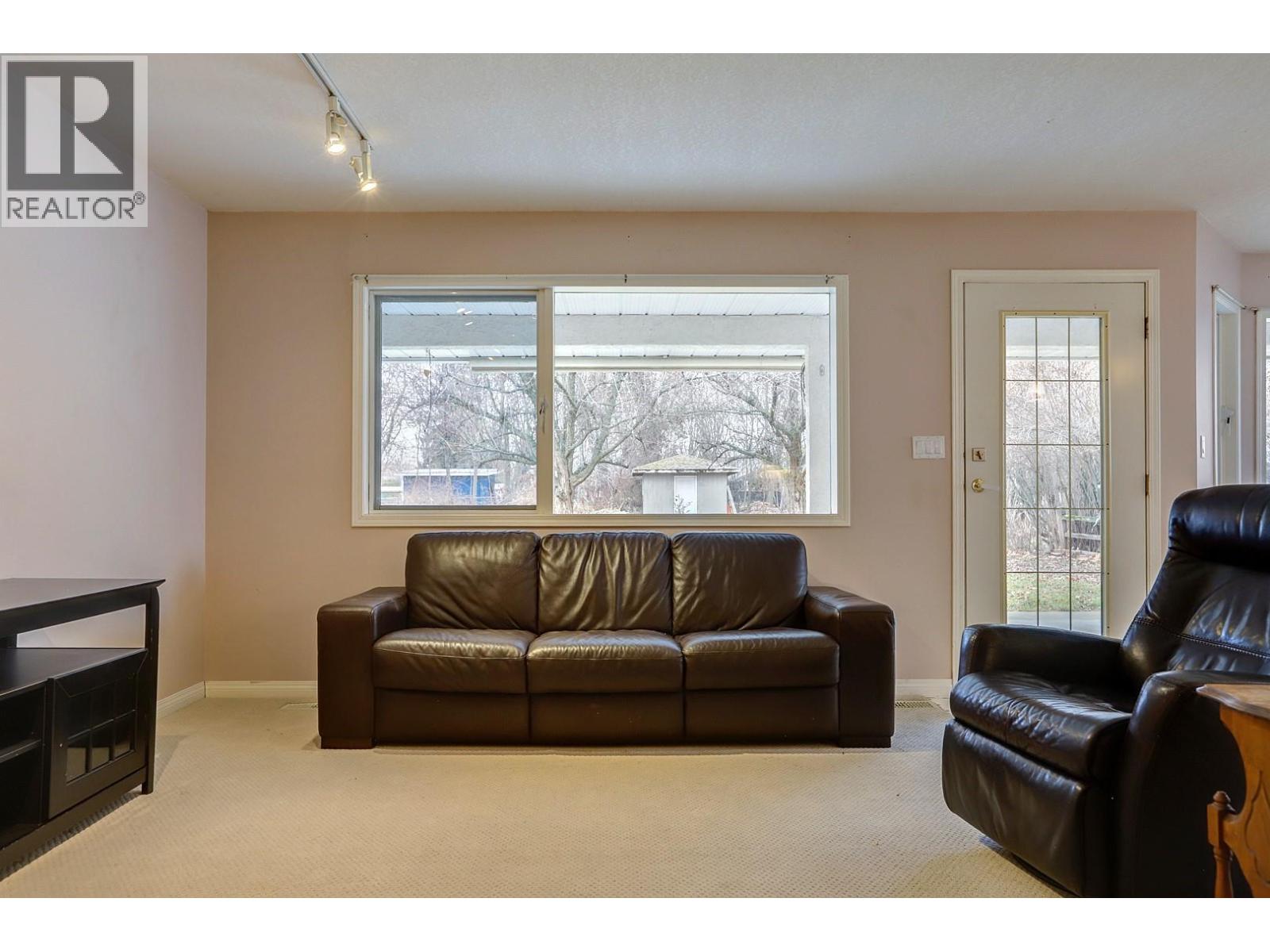 8208 Tebo Drive, Coldstream, British Columbia  V1B 1V3 - Photo 30 - 10375149