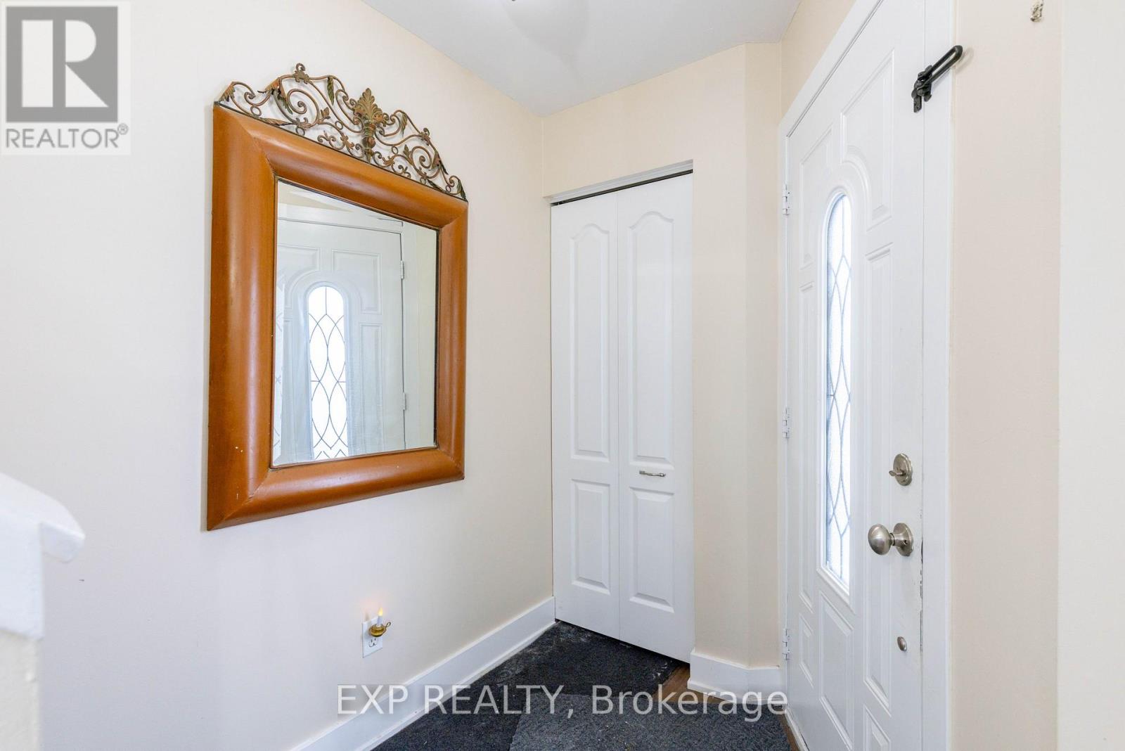 102 The Country Way, Kitchener, Ontario  N2E 2K8 - Photo 5 - X12698452