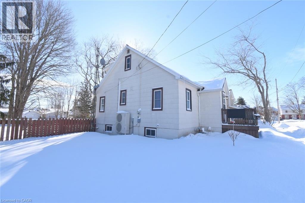 411 Ross Avenue, Dunnville, Ontario  N1A 2S2 - Photo 4 - 40802084