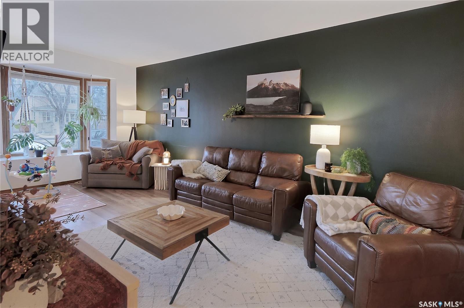 1135 2nd Avenue Nw, Moose Jaw, Saskatchewan  S6H 3R4 - Photo 2 - SK028185