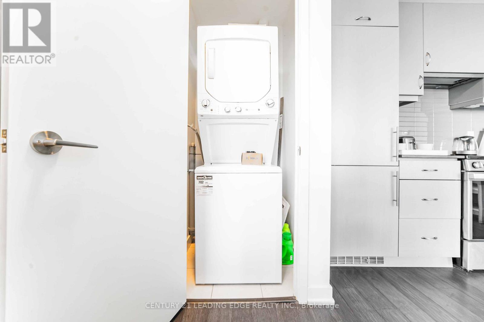 1605 - 181 Huron Street, Toronto, Ontario  M5T 0C1 - Photo 35 - C12771492