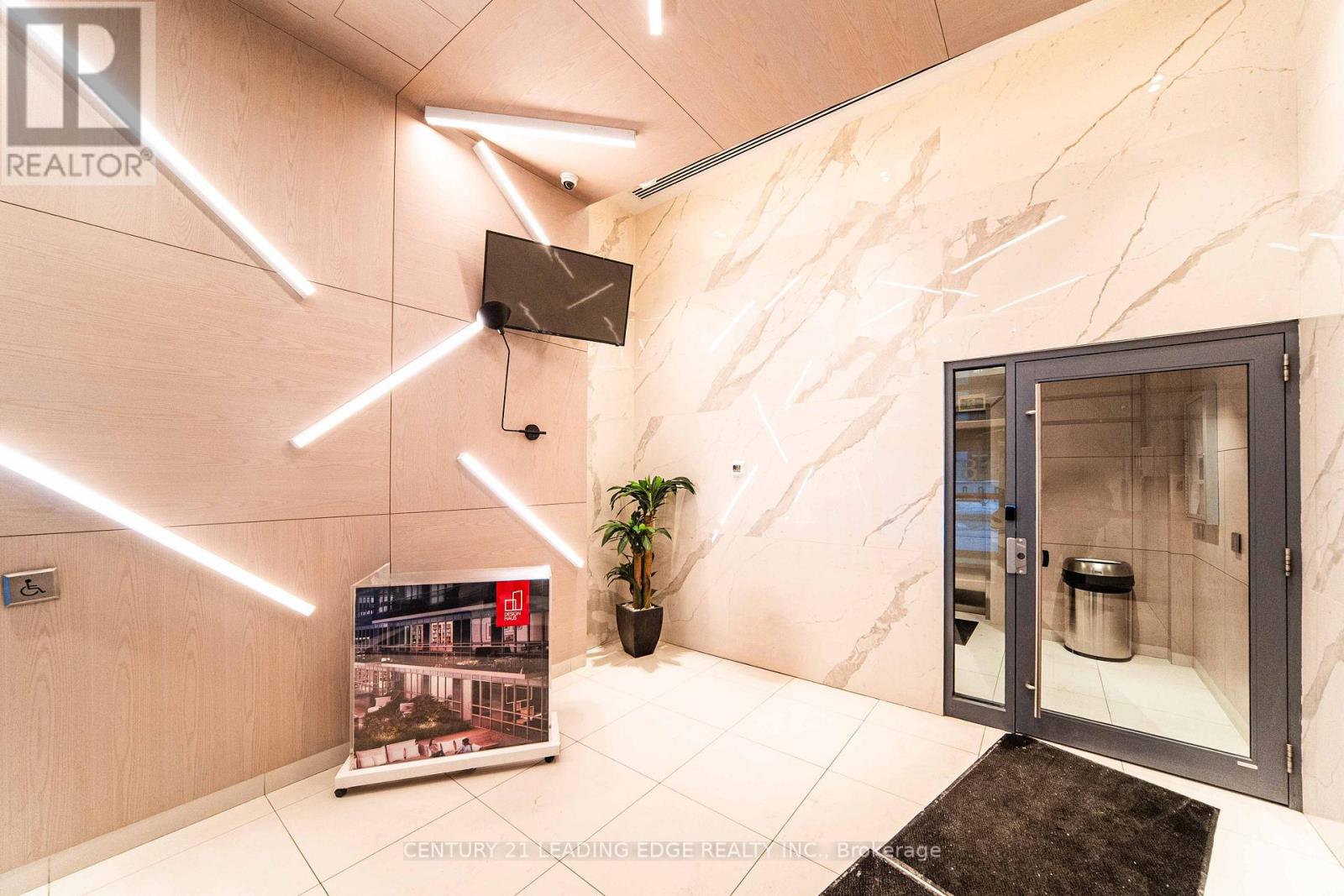 1605 - 181 Huron Street, Toronto, Ontario  M5T 0C1 - Photo 6 - C12771492