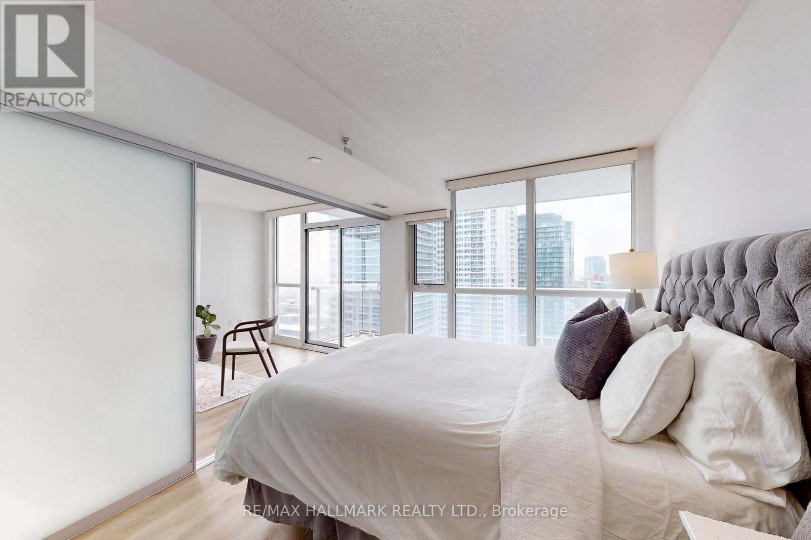 2208 - 75 Queens Wharf Road, Toronto, Ontario  M5V 0J8 - Photo 8 - C12771514