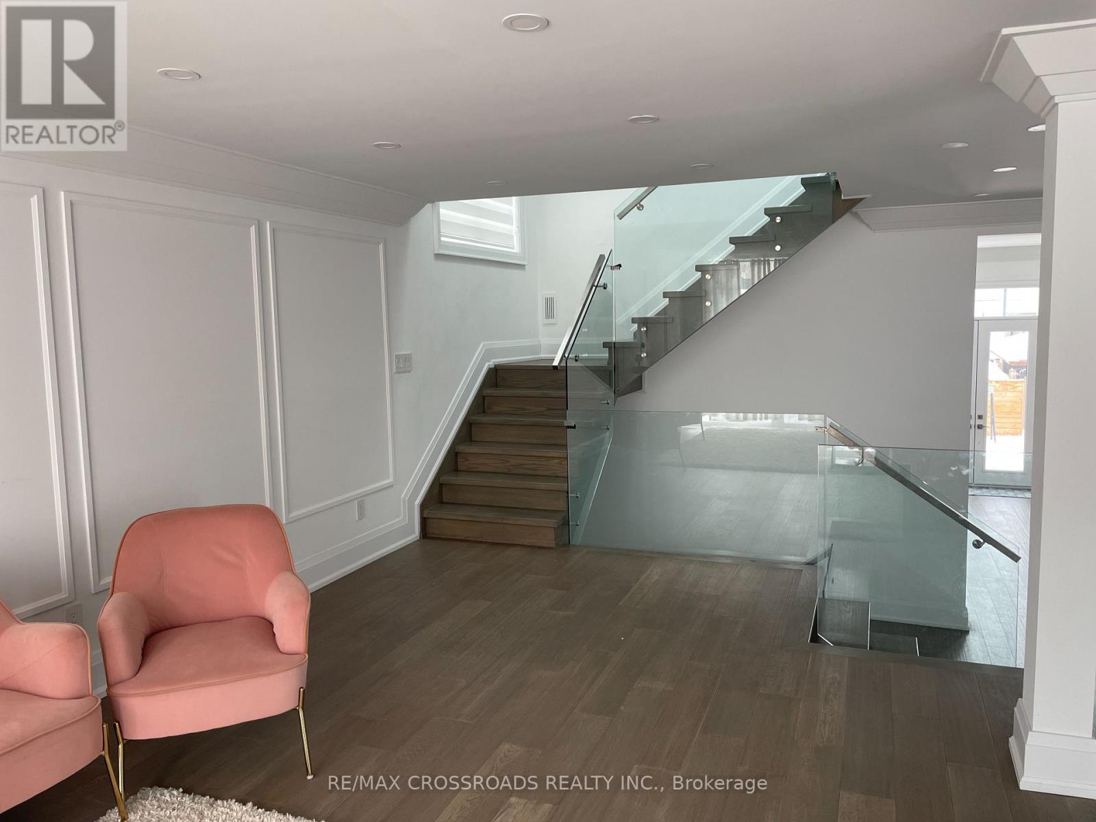 89 Cadorna Avenue, Toronto, Ontario  M4J 3W9 - Photo 12 - E12771598