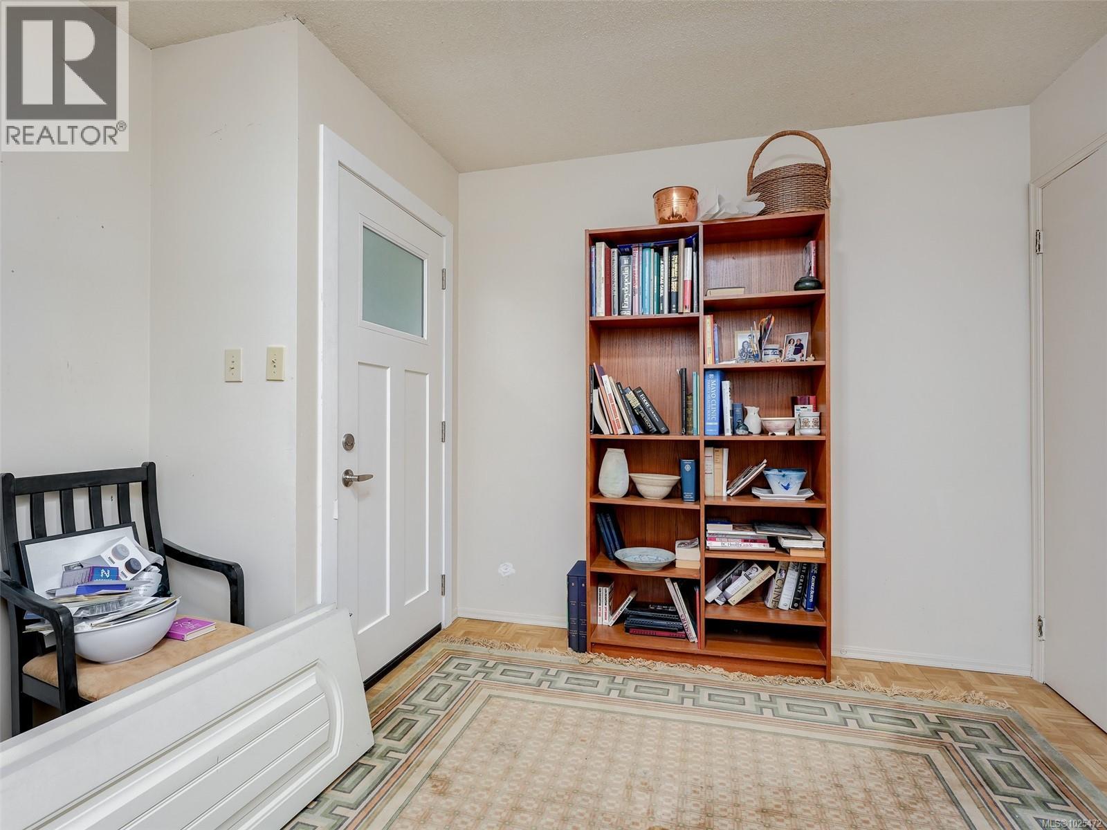 3201 Frechette St, Saanich, British Columbia  V8P 4N6 - Photo 16 - 1025472