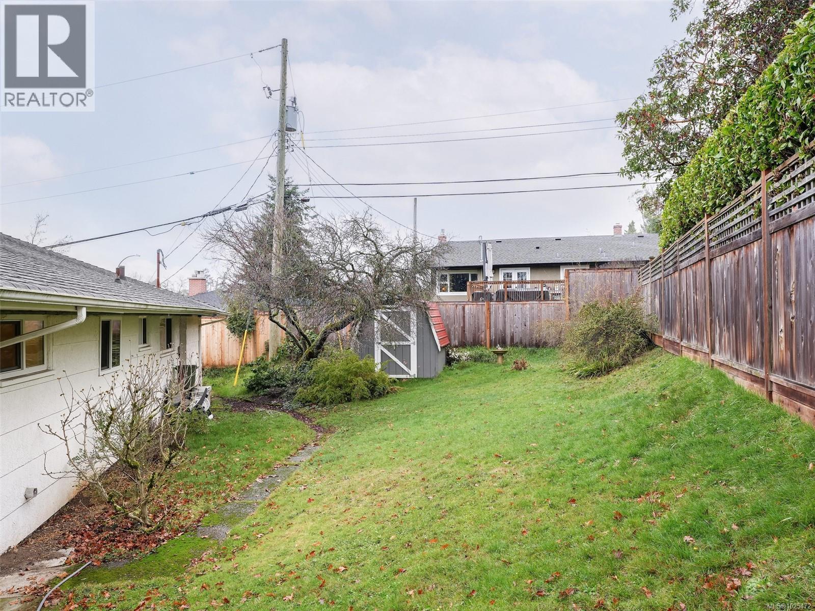 3201 Frechette St, Saanich, British Columbia  V8P 4N6 - Photo 20 - 1025472