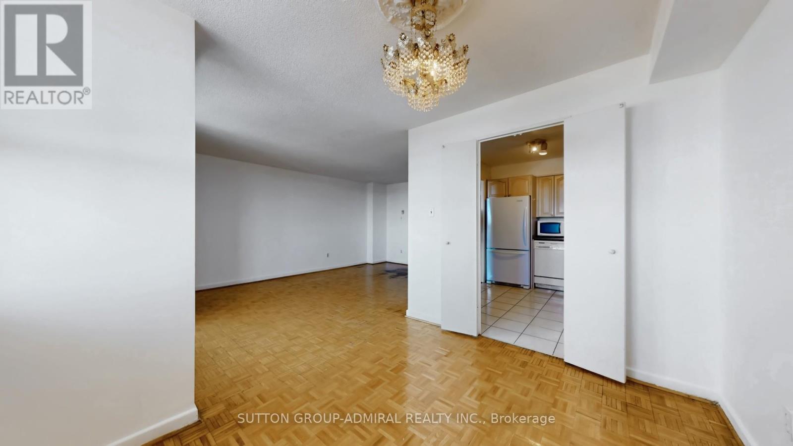 901 - 80 Inverlochy Boulevard, Markham, Ontario  L3T 4P3 - Photo 10 - N12771484