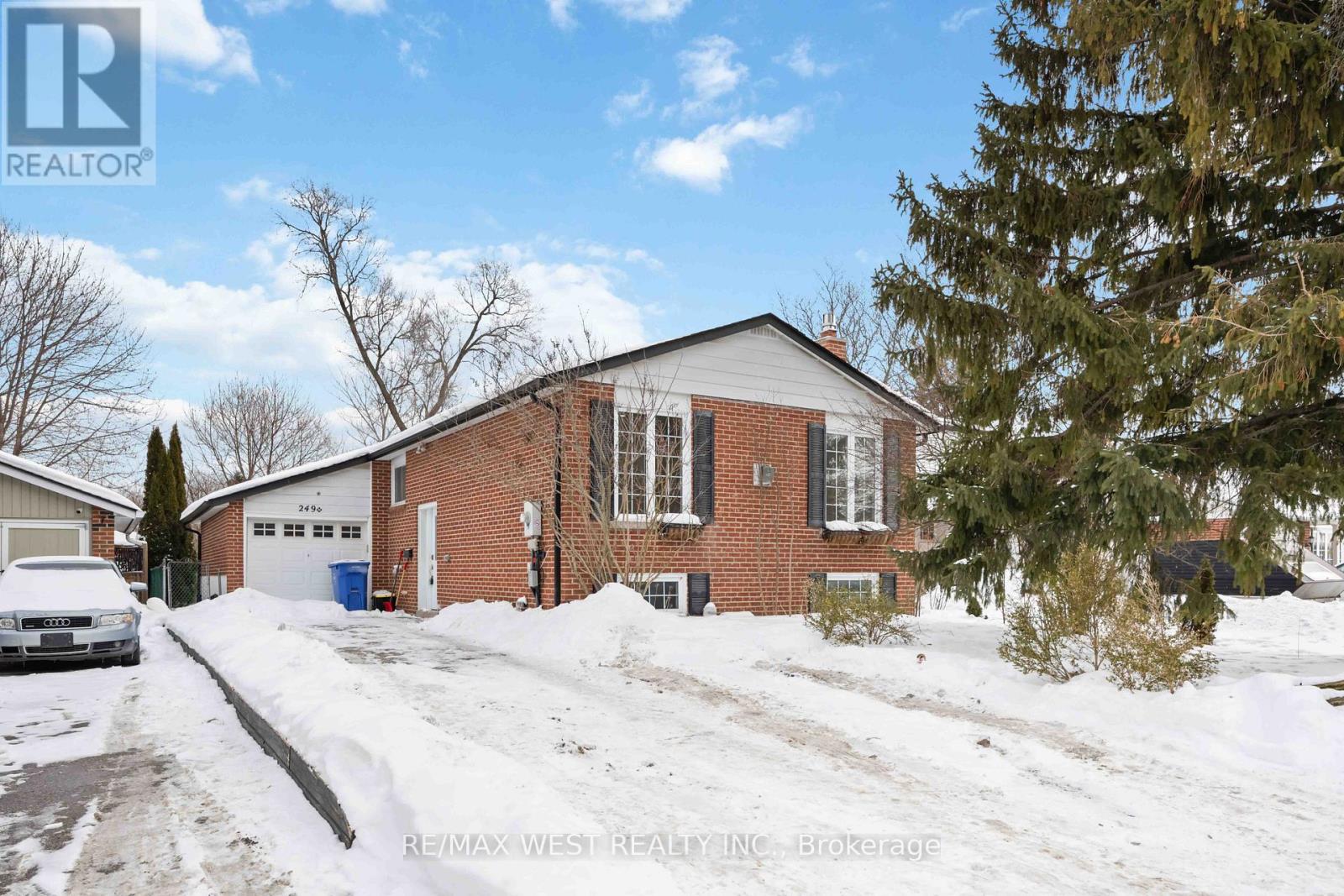 249 HODGSON DRIVE, Newmarket, Ontario