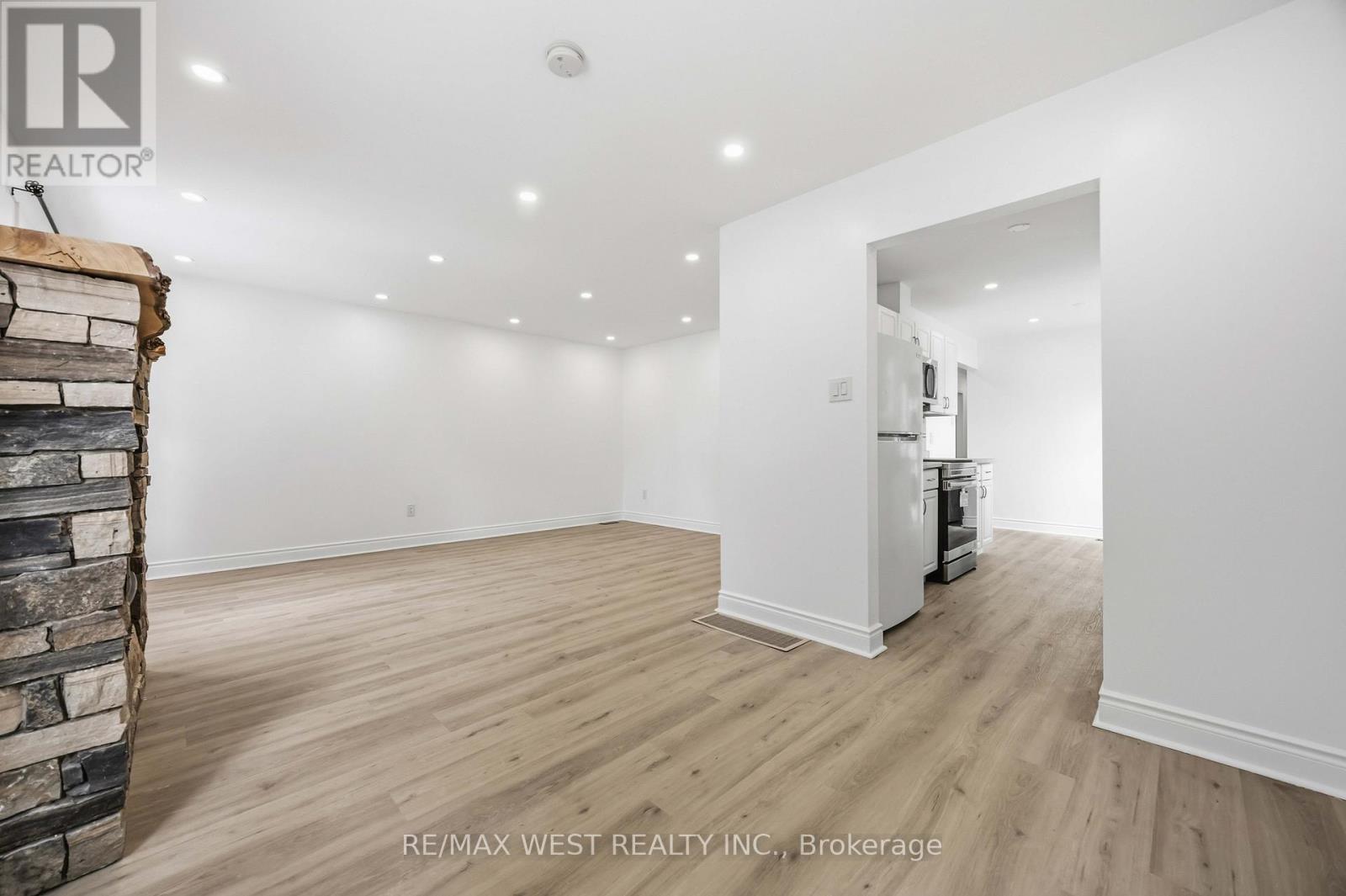 249 Hodgson Drive, Newmarket, Ontario  L3Y 1E3 - Photo 10 - N12771534