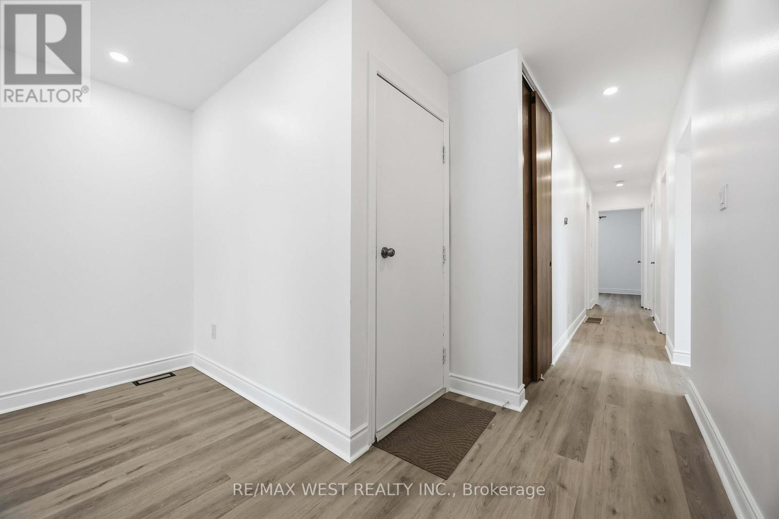 249 Hodgson Drive, Newmarket, Ontario  L3Y 1E3 - Photo 12 - N12771534